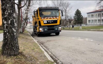 Ve Žďáře probíhá blokové čištění komunikací
