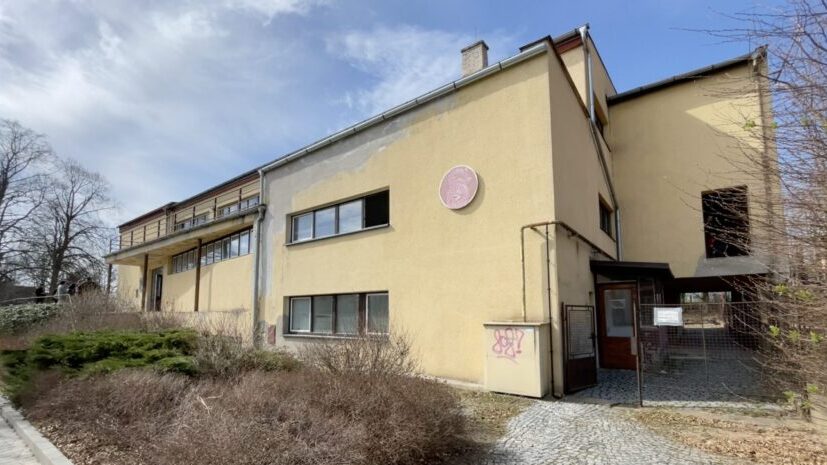 Bystřice nad Pernštejnem se rozloučila se starou Sokolovnou