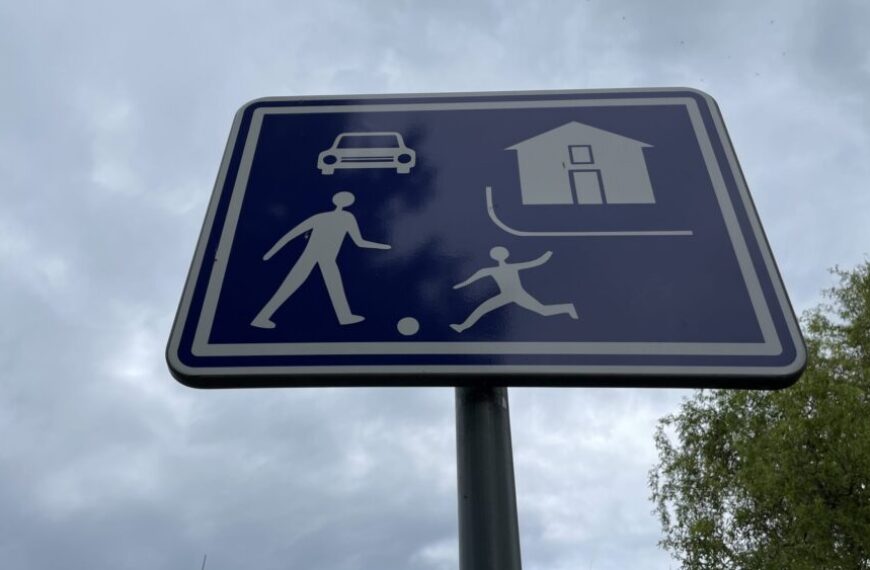 Městská policie navštívila děti na dopravním hřišti