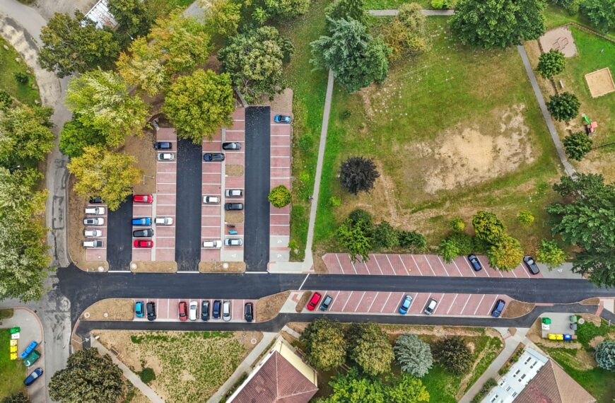 Bystřice zvýšila počet parkovacích míst na Sídlišti 1