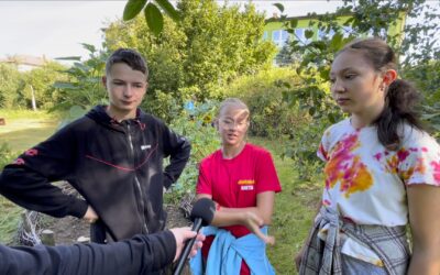 Žáci pomáhají udržovat školní zahradu v Novém Veselí