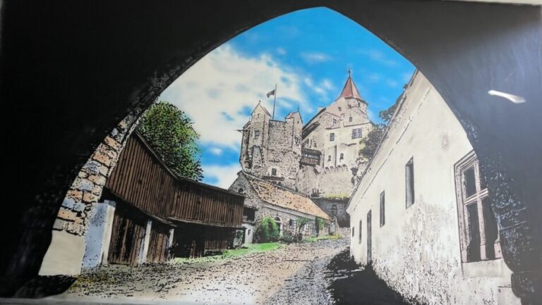 Centrum Bystřice zdobí série muralů