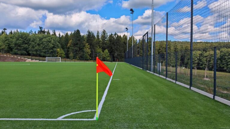 Fotbalový tréninkový stadion v Novém Městě na Moravě se otevře 1. října